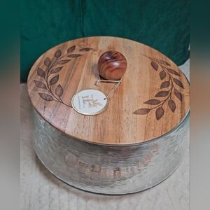 Serveware Viral Large Wood and Glass Storage Jar with Leaf Design